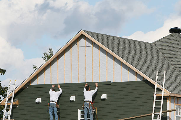 Professional Siding Installation technician working in Fairplay, GA